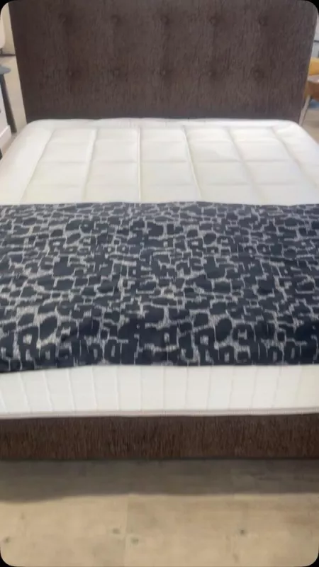 Magasin de literie, Ghisonaccia, Maison Mancini