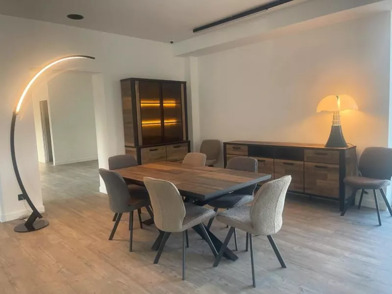 Magasin de meubles, Ghisonaccia, Maison Mancini