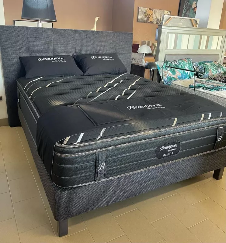 Magasin de literie, Ghisonaccia, Maison Mancini